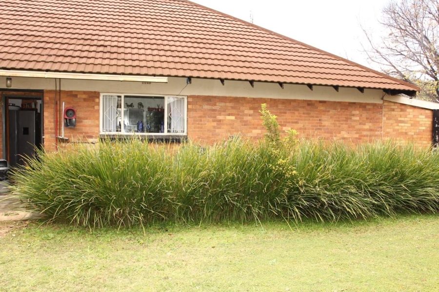 5 Bedroom Property for Sale in Stilfontein Ext 4 North West